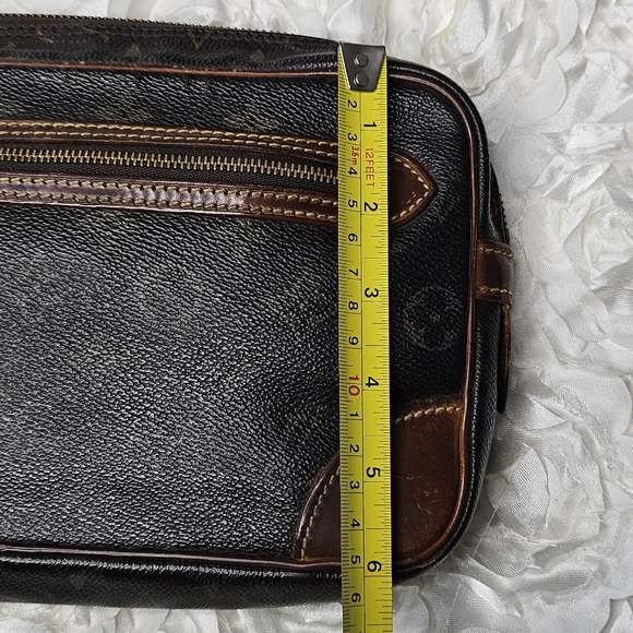 Louis Vuitton Wristlet (Classic Monogram) - Picture 8 of 16